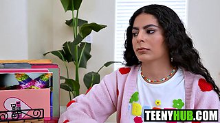 Penelope Woods Vs Angel Gostosa: Oily Lesbian Stepsister Pool Clash