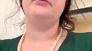 BBW Eye Contact Toilet Farts and Log Plops Intimate POV with Bella Blast