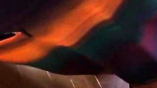 Dois caminhoneiros maduros transando no banheiro