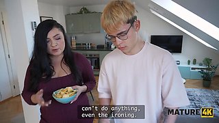 Mature Cougar ChristinaSantes Fucks Young Handyman Daniel Daan