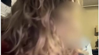 Snapchat blowjob video sent from cheating blonde’s phone