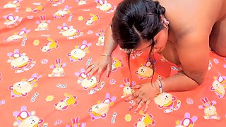 Indian Desi bhabhi ne apne pussy ras pilayi, kam ras..