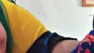 Brazilian Miku Gets Stuck on the Stairs and Kaito Gives Her More Than a Hand