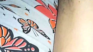 Enquanto o marido trabalha, transei com a vizinha casada do