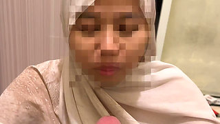 Aunty crot in the mouth
