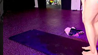 Big boob brunette masturbates on webcam