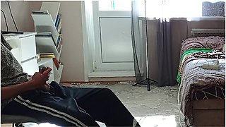 The Maid Agreed To Have Sex For A Tip