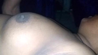 Indian aunty uncle full enjoy at night sperm dropped her pussy