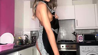 Lovely Amateur teen brunette masturbating outdoor