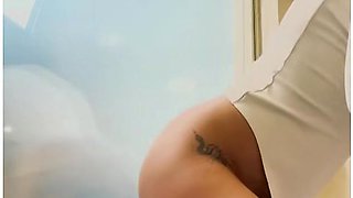Beautiful Milf Pissing In Toilet And Find A Big Dildo! What Do Yu Think She Will Do? - Tatas