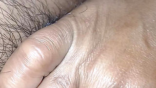 Desi Wife  ne land ko sehlate huye chusa