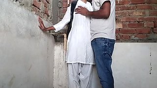 Indian Desi Girl Fucked by Boyfriend on College Stairs – Hot HD Sex Video