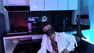 Sexynympho webcam model uses toy on clit to masturbate