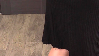 Hot Secretary in Slit Skirt Teases Boss with Sexy Legs