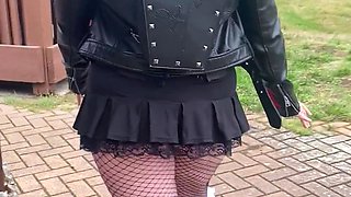 Hot MILF pees @ rest stop on busy highway