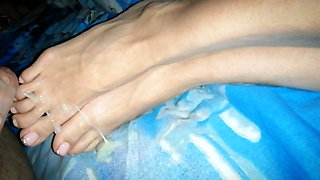 Cum on my stepsister's feet. Real home footjob