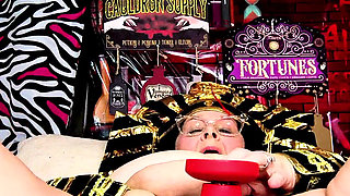 King Tut Fucks Her Pussy Rough