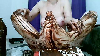Feet Fetish - Wanking the Foot with Chocolate