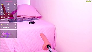 Latina Roxanne Gomez Sizzles with Curvy Temptation