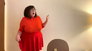 Velma is a slut for her neighbor