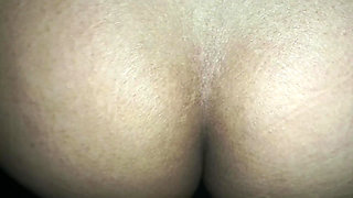 Hot young neighbors fucking their pussy at night, a fountain of water came out of her pussy.