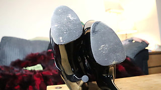 Mirror My Boot Shine, Bitch Goddess Kinx Makes You Lick Your Screen in Pvc