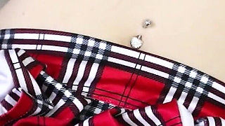 Virgin Teen Pussy Gets Penetrated!