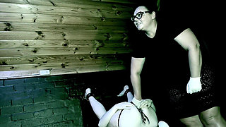 Dominatrix Mistress April - True Submission