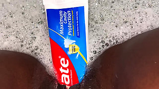 Solo bath time playtime