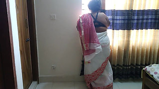 Saudi 60 Year Old Hot Stepmother in Law Fucked by Son in Law in Hotel Room - Cum in the Big Ass