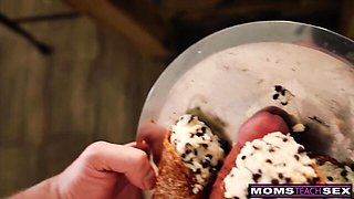 Extravagant Reagan Foxx and Kiara Cole at party clip