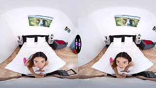 Desperate GF Flashes Tits To Delay His Business Trip - TmwVRnet