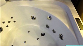 Huge boobs Thai amateur picked up in a Tuk Tuk for dirty sex