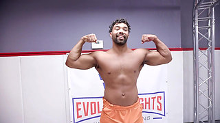 Luna Lovely Vs Jaxson Briggs