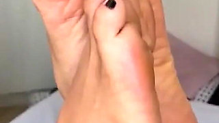 Goddess Kiffa's Perfect Feet Exibicionism and Foot Ignored