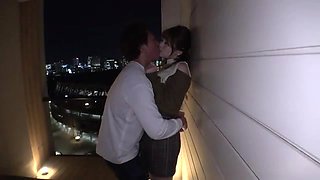 清楚な美人妻がラブラブエッチで淫らにパイパン濡らして潮吹き